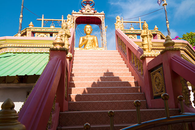 Auf Phuket befinden sich mehrere bedeutende buddhistische Tempel ...
