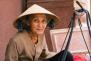 Die Kegelhüte werden in Vietnam nur von Frauen und Kindern getragen