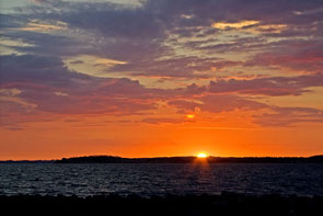 Sonnenuntergang vom Hafen Avernakøs