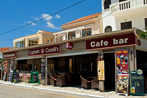 Café “Corelli's Mandoline” in Agia Efemia, Außenansicht